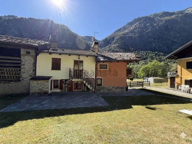 Casa in vendita a Antey Saint André, Aosta