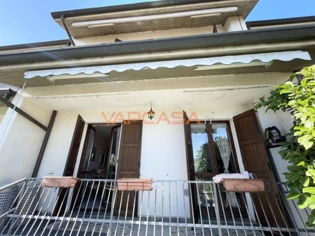 Villa Indipendente in vendita a Brembate, Lombardia