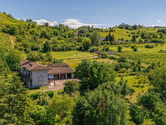 Casa in vendita a Canelli, Asti