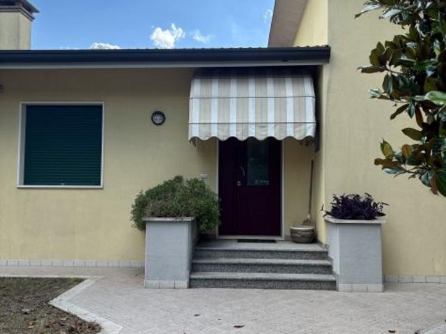 Villa Indipendente in vendita a Noventa Vicentina, Veneto