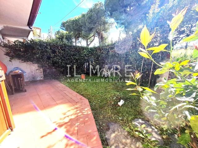Villa Indipendente in vendita a San Carlo, Marina Di Massa