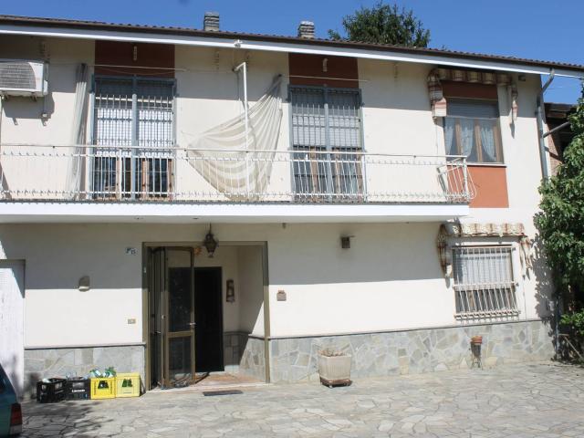 Villa Indipendente in vendita a Portacomaro, Asti