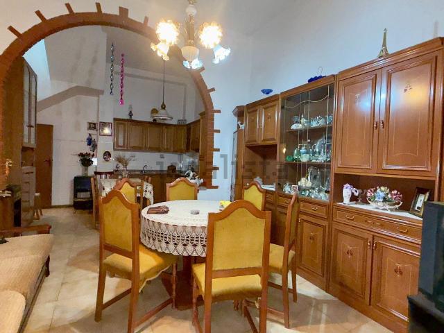 Casa in affitto a Adrano, Sicilia