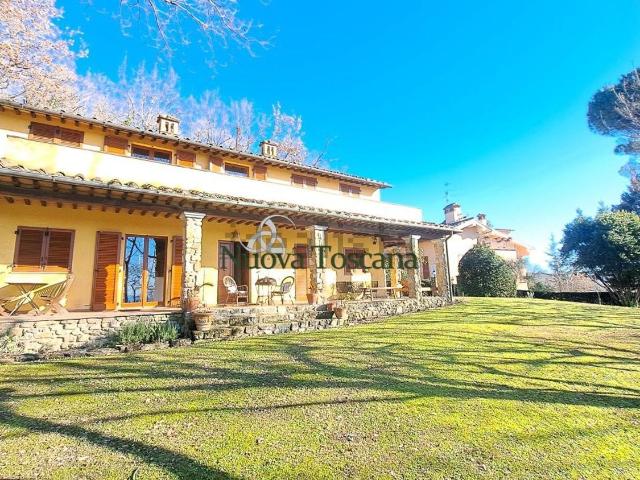 Casa in affitto a Palazzo Del Pero, Toscana