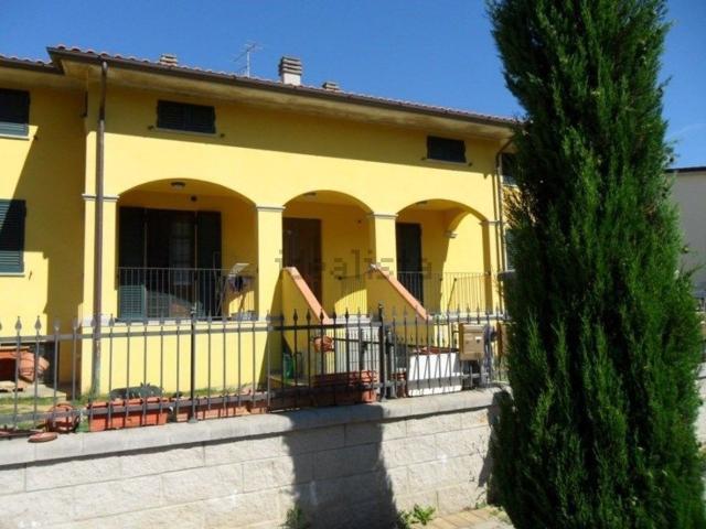 Casa in affitto a Palazzo Del Pero, Toscana