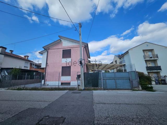 Casa in affitto a Cusinati, Rosà