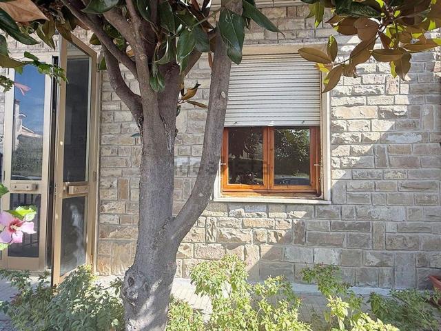 Casa in affitto a Gonfienti, Prato