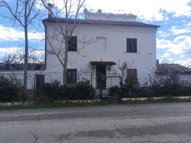 Casa in affitto a Marche, Macerata