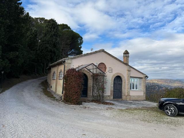 Casa in affitto a Sant'Erminio, Cenerente
