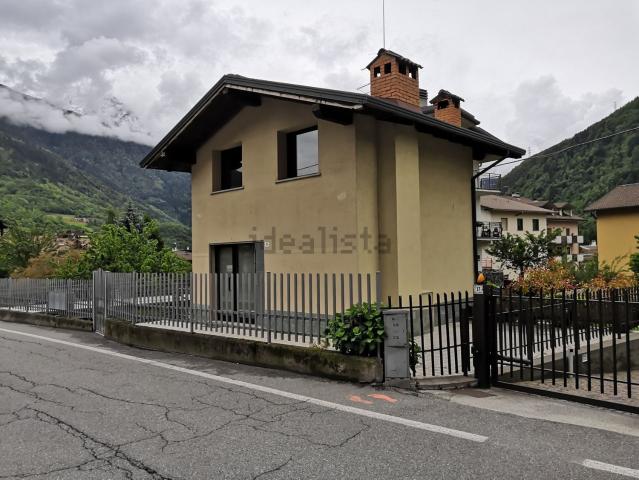 Casa in affitto a Comunità montana della valle Camonica, Edolo