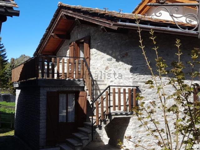 Casa in affitto a Torgnon, Aosta