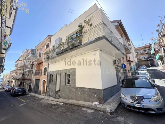 Casa in affitto a Aci Castello, Sicilia