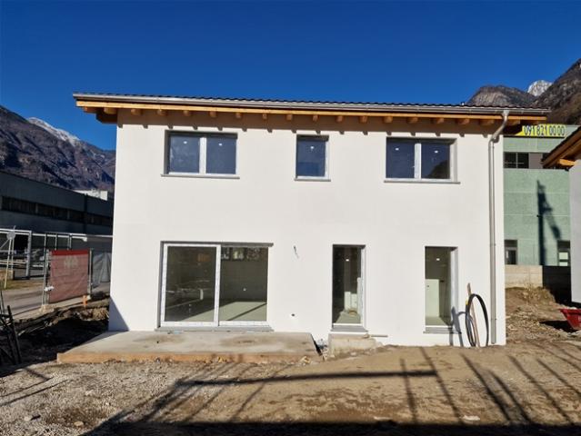 Einfamilienhaus kaufen in Cadenazzo, Tessin