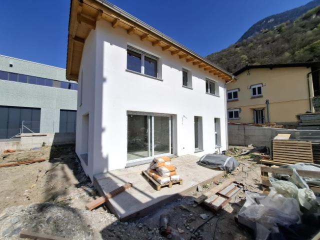 Einfamilienhaus kaufen in Cadenazzo, Tessin