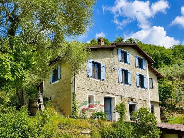 Casa in vendita a Pigna, Liguria