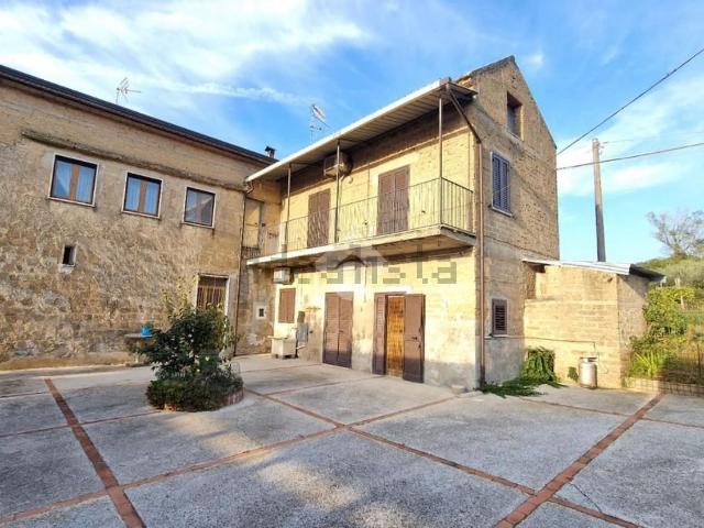 Casa in vendita a Sant'agata De' Goti, Campania