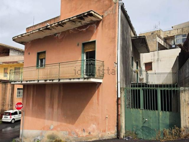 Casa in vendita a Belpasso, Sicilia