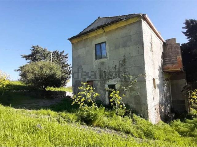 Casa in vendita a Caltanissetta, Sicilia
