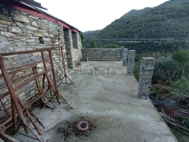 Casa in vendita a Chiusanico, Liguria