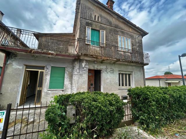 Casa in vendita a Anguillara Veneta, Veneto
