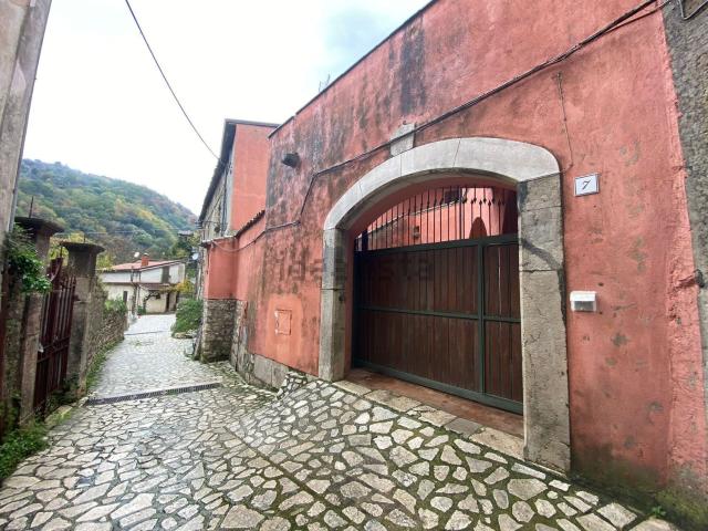 Casa in vendita a San Martino Valle, Campania