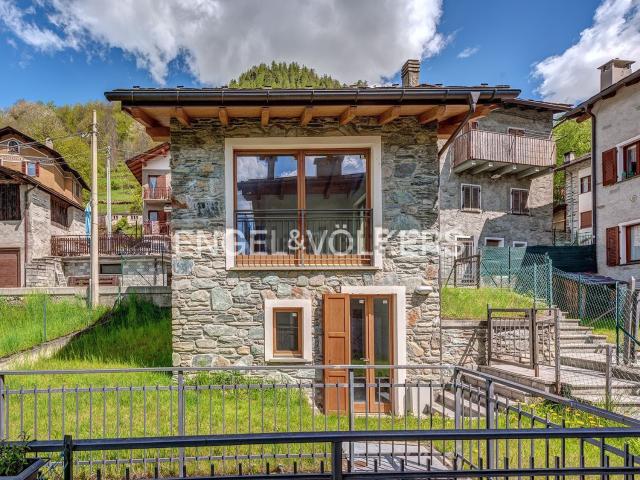 Casa in vendita a Battaini, Chiesa In Valmalenco