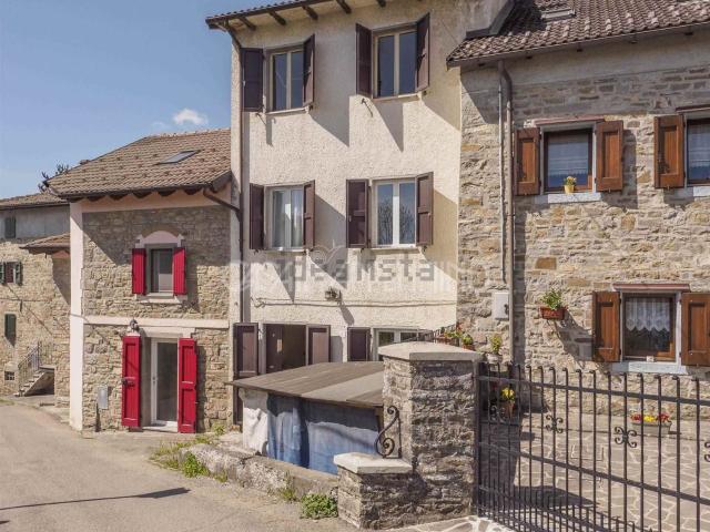 Casa in vendita a Unione dei comuni del Distretto Ceramico, Frassinoro