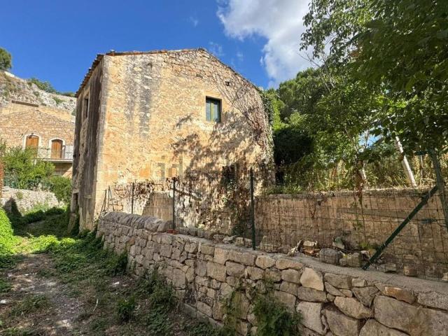 Casa in vendita a Modica Alta, Modica