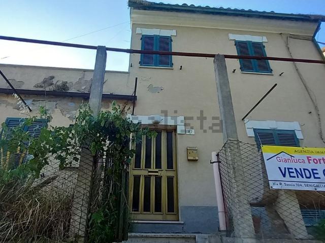 Casa in vendita a Borgo Catena, Senigallia