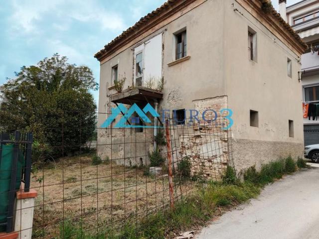Casa in vendita a Colle, Marche