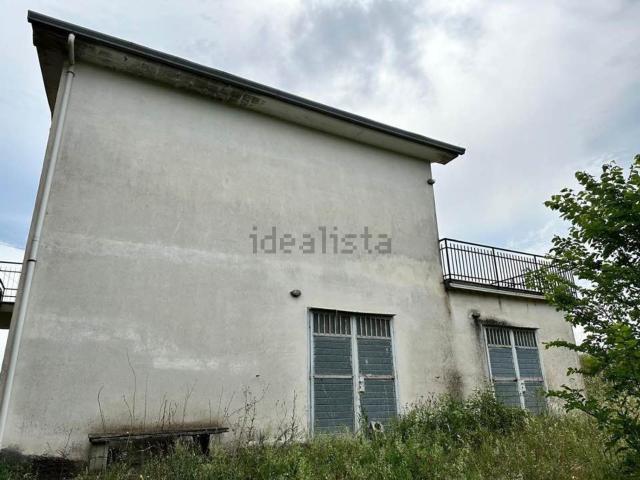 Casa in vendita a Morra De Sanctis, Campania