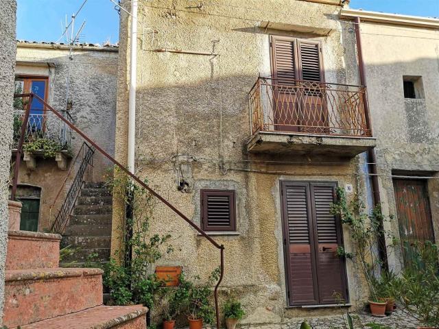 Casa in vendita a Palazzo Adriano, Sicilia
