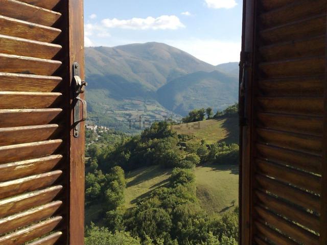 Casa in vendita a Cerreto Di Spoleto, Umbria