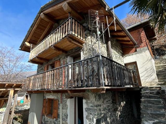 Casa in vendita a Montjovet, Aosta