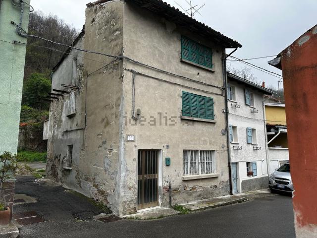 Casa in vendita a Lugherzano, Bettola