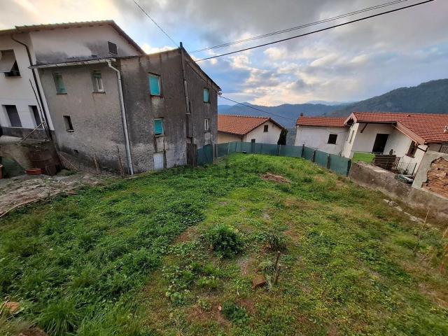 Casa in vendita a Neirone, Liguria