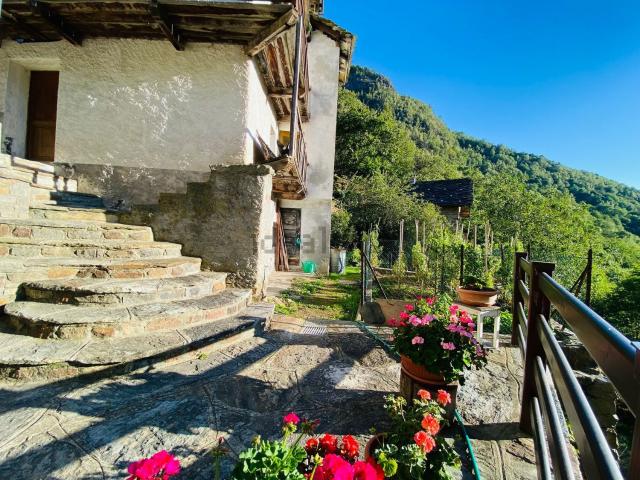 Casa in vendita a Lillianes, Aosta