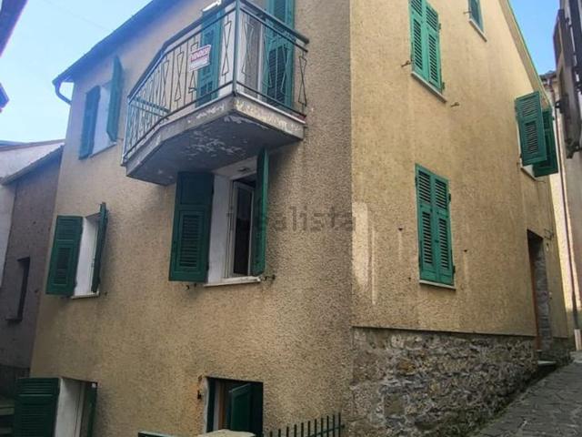 Casa in vendita a Rezzoaglio, Liguria
