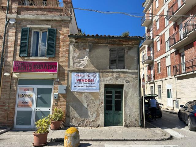 Casa in vendita a Marche, Macerata