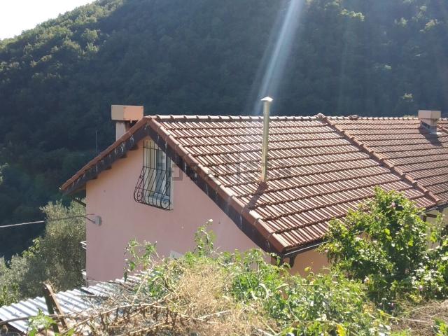 Casa in vendita a Media Val Bisagno, Serra Riccò