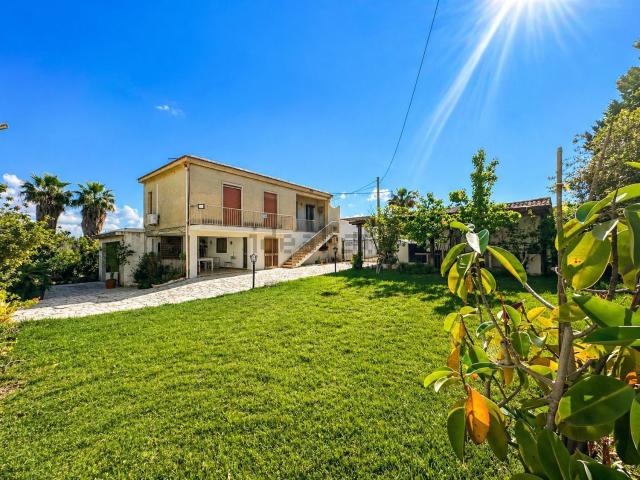 Casa in vendita a Ispica, Sicilia
