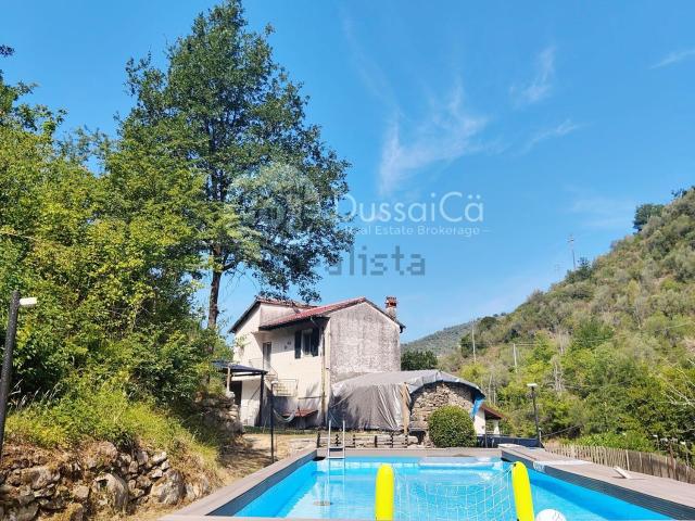 Casa in vendita a Dolceacqua, Liguria