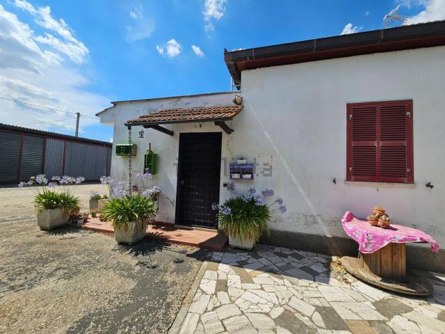 Casa in vendita a Santa Barbara, Viterbo
