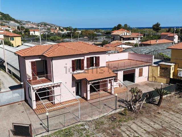 Casa in vendita a Riva Ligure, Liguria