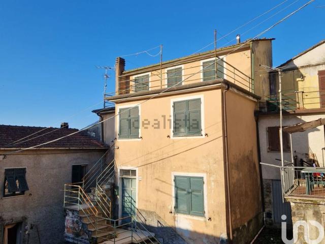 Casa in vendita a Carro, Liguria