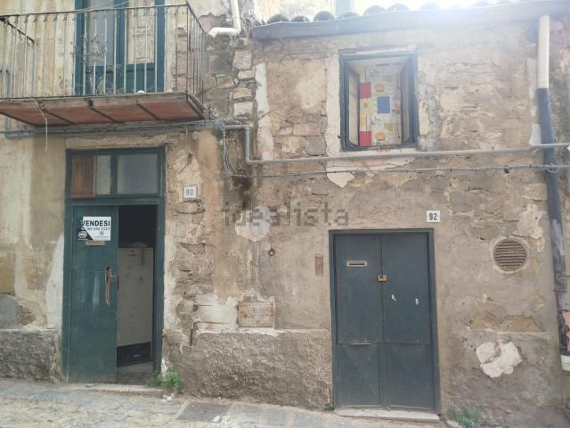 Casa in vendita a Quartiere Provvidenza, Caltanissetta
