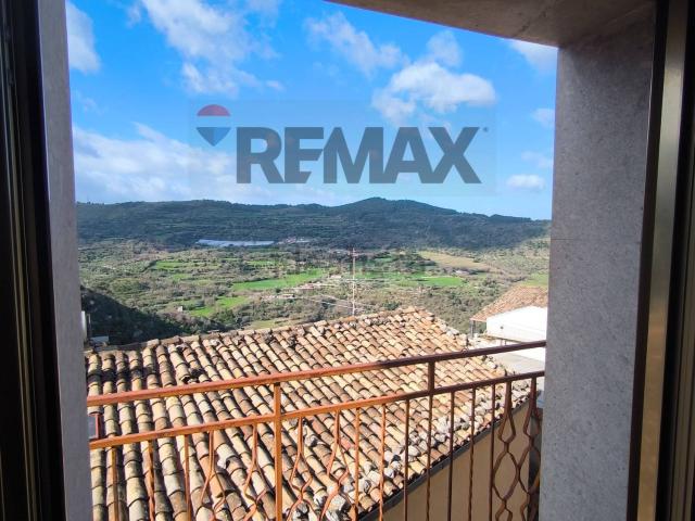 Casa in vendita a Monterosso Almo, Ragusa