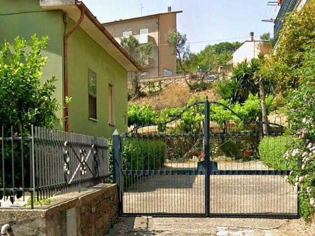 Casa in vendita a Monte Romano, Lazio