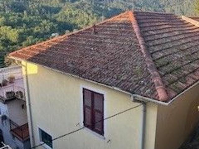 Casa in vendita a Carro, Liguria