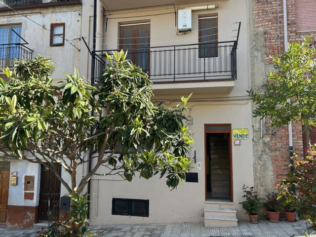 Casa in vendita a Castellana Sicula, Sicilia